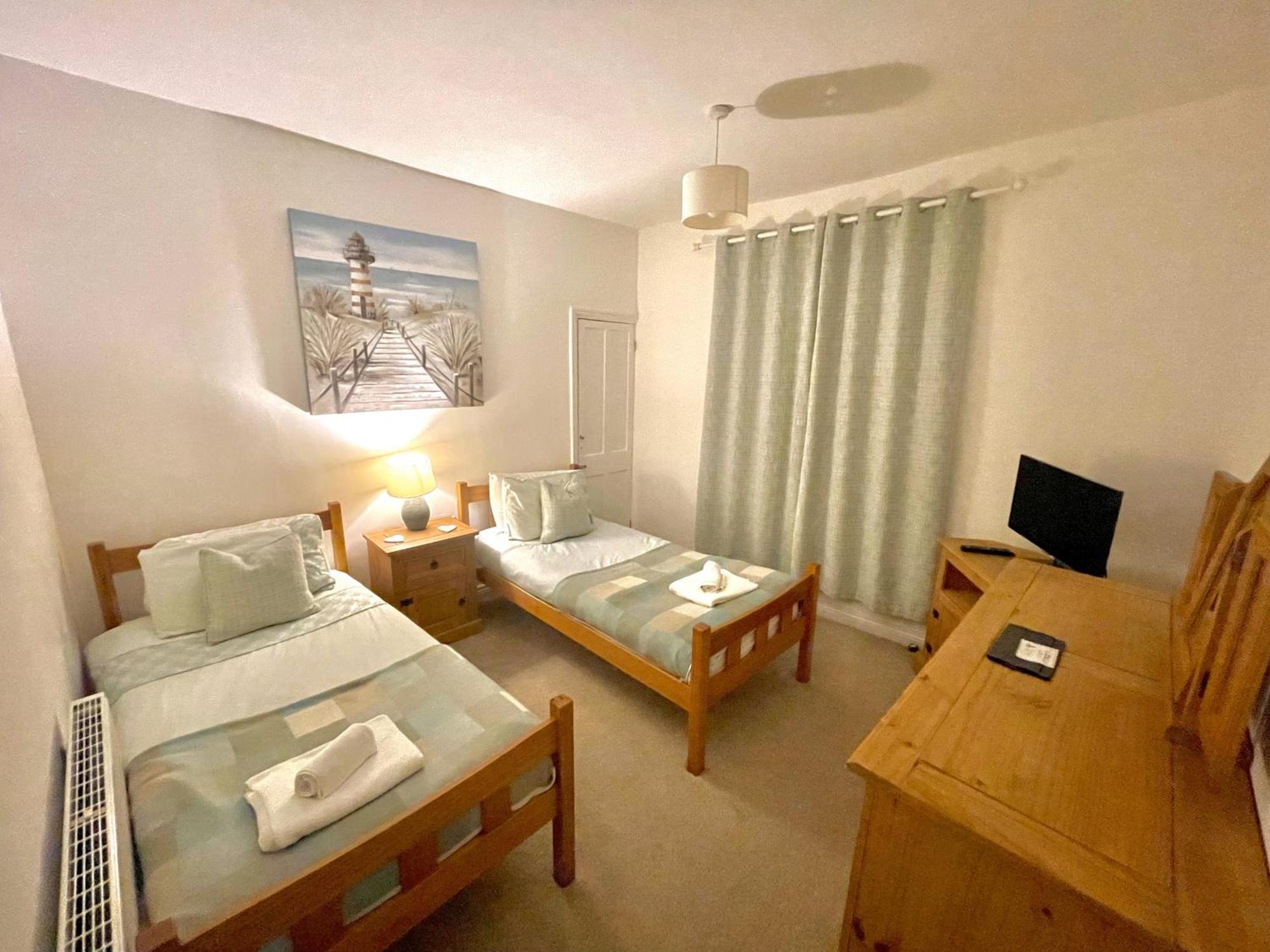 Tidesreach Filey, Sleeps 13, Close To Beach Kültér fotó
